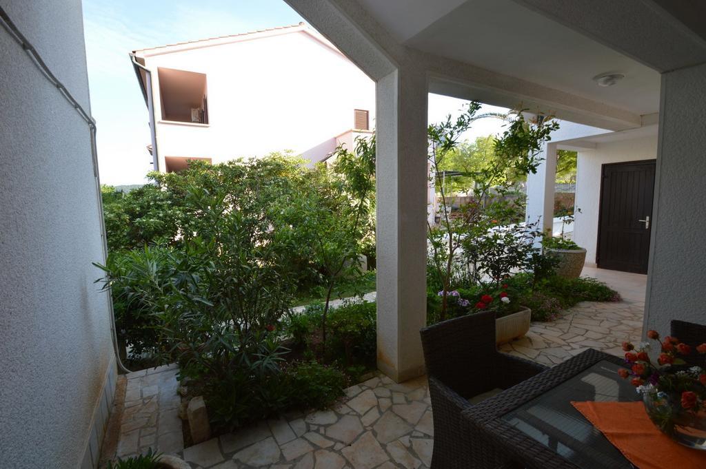 Apartment Vita Mali Losinj Bagian luar foto