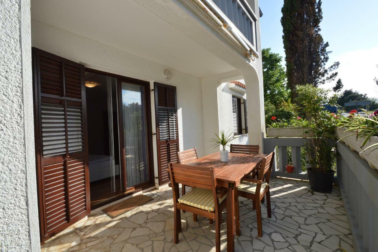 Apartment Vita Mali Losinj Bagian luar foto