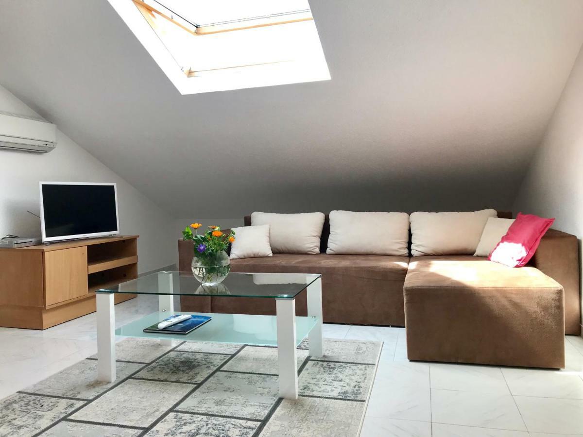 Apartment Vita Mali Losinj Bagian luar foto