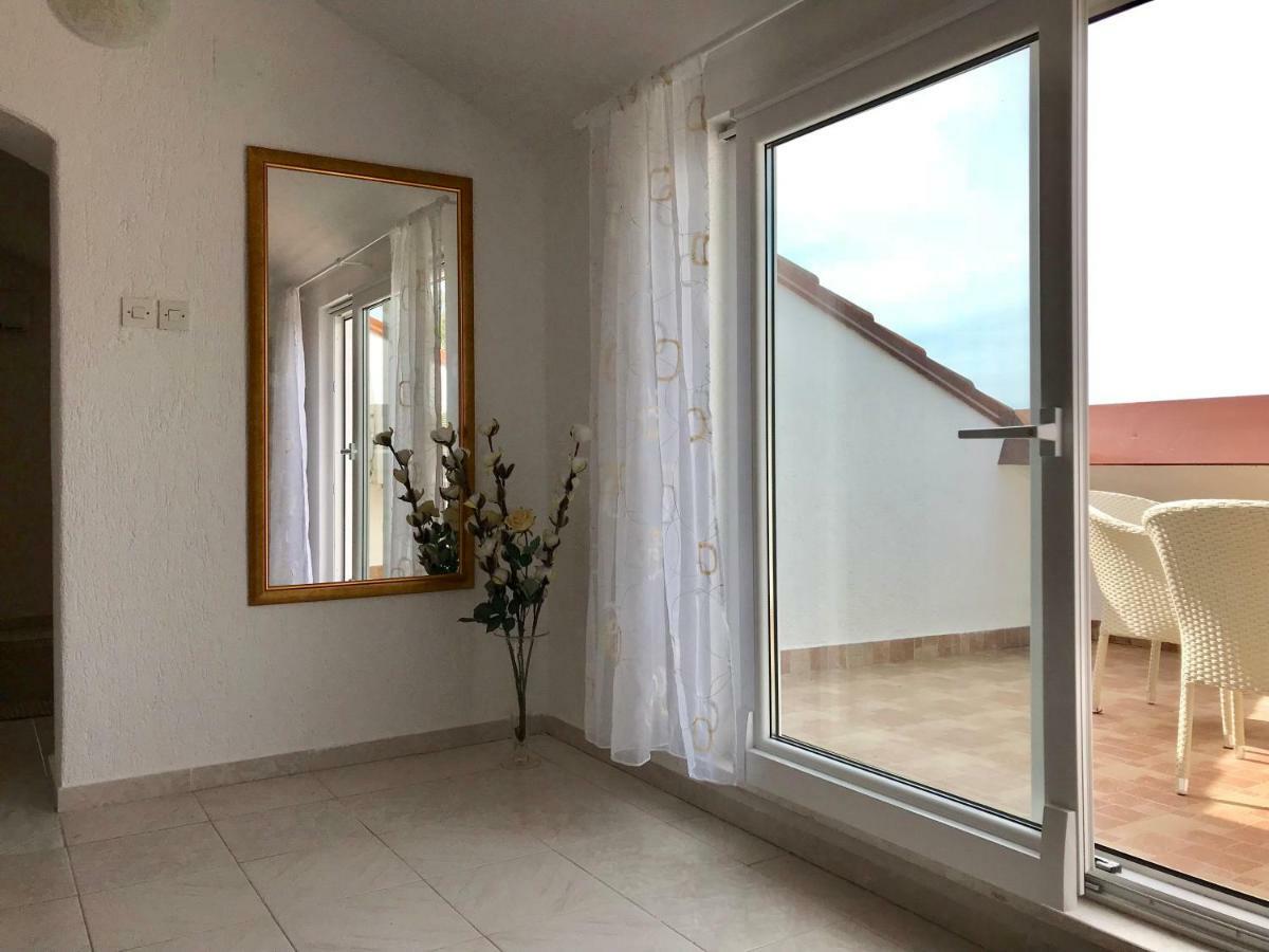 Apartment Vita Mali Losinj Bagian luar foto